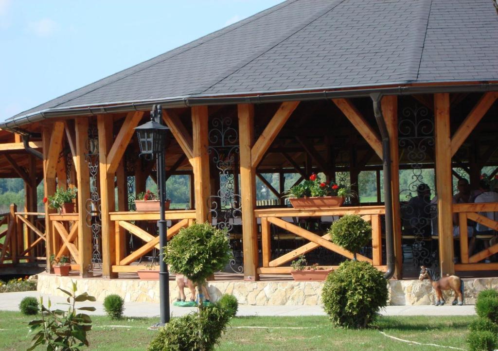 Pension La Taticu Săcălăşeni Dış mekan fotoğraf